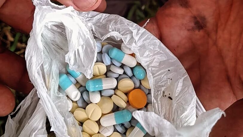 Encuentran marihuana y pastillas en una mochila en el puente que conecta a Candelaria y Garupá