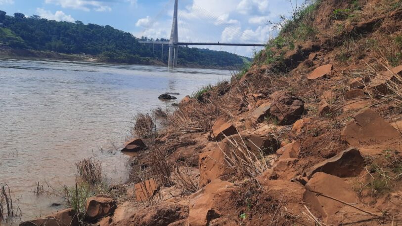 Intensa búsqueda de un joven que se arrojó en el Salto Mariposa de Puerto Iguazú