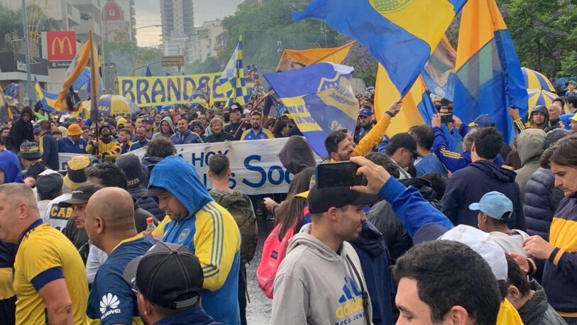 Miles de hinchas de Boca marchan contra la suspensión de las elecciones