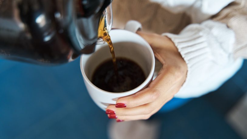 Cuántas tazas de café se recomienda tomar de manera diaria, según la ciencia