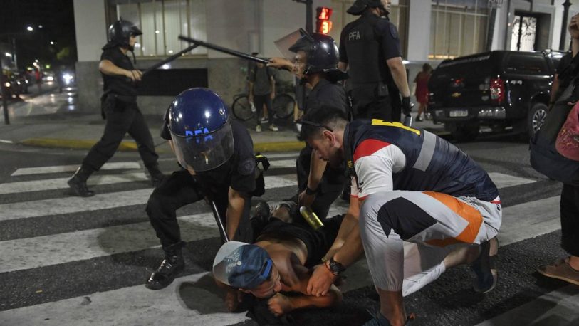 Confirman que 13 personas fueron detenidas por los incidentes en Plaza Congreso