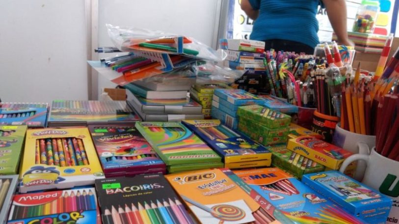 Cáritas de Posadas lanza colecta de útiles escolares ante la crisis económica