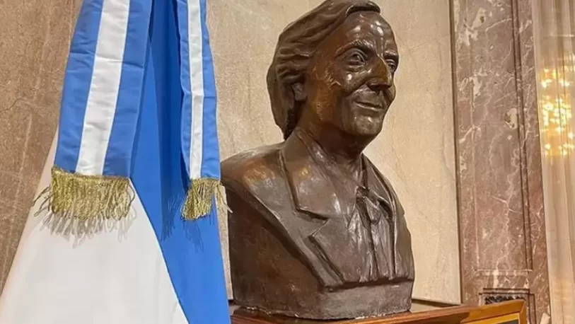 Victoria Villarruel retiró del Senado el busto de Néstor Kirchner
