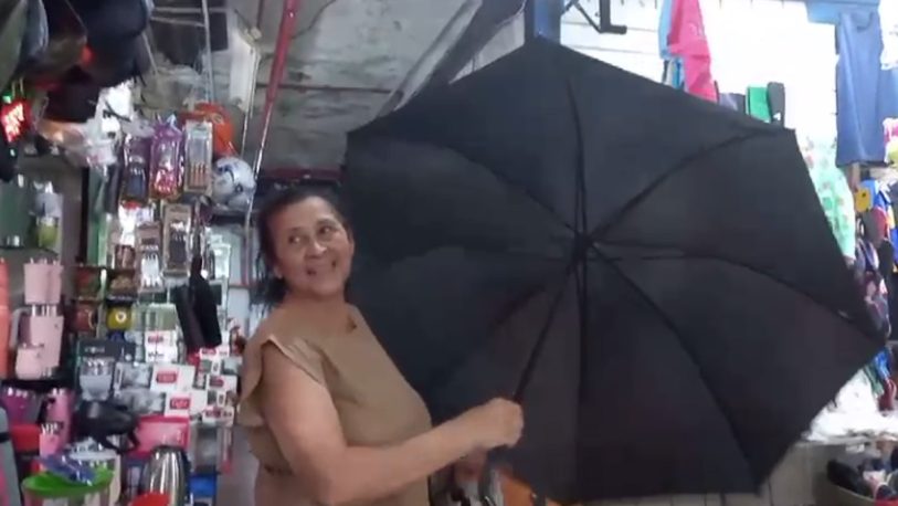 Precios de paraguas se mantienen estables en el Mercado Modelo
