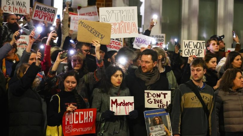 Protestas en Europa por la muerte de Navalny: multitudes acusan a Putin de asesinato