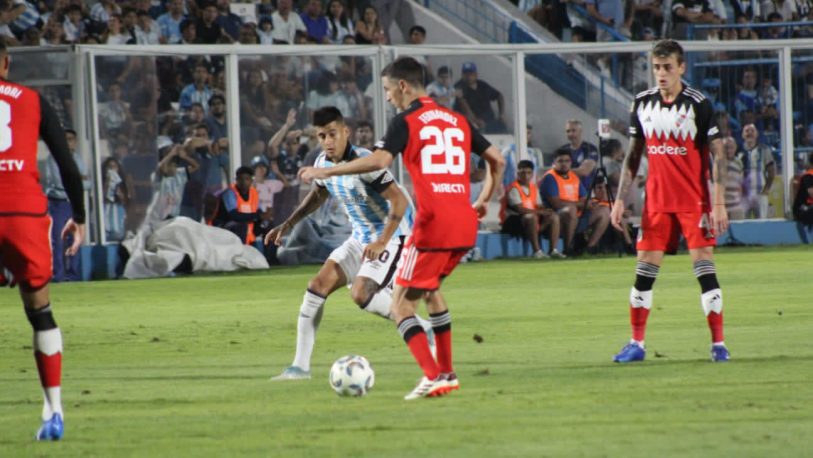 River empató con Atlético Tucumán pero sigue liderando la Zona A de la Copa de la Liga