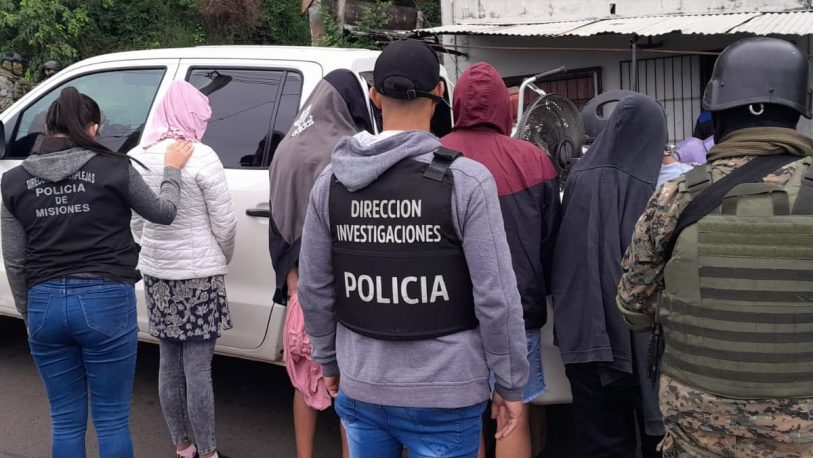 Cinco detenidos y droga secuestrada en Chacra 181
