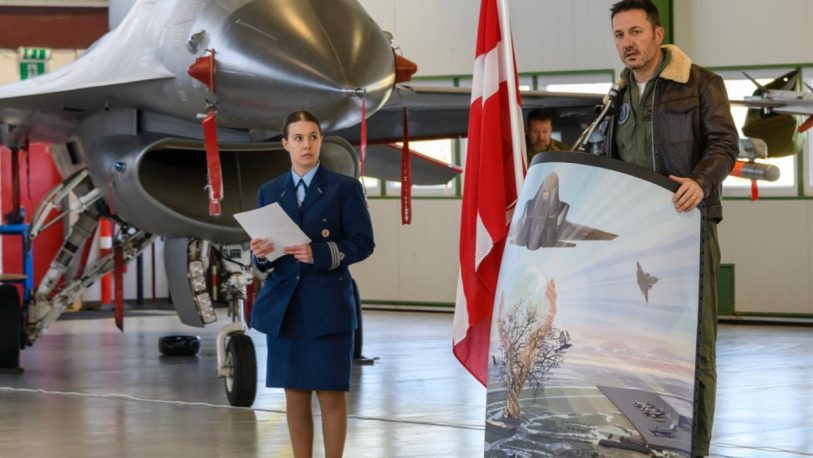 Milei participó de forma virtual de la compra de aviones F-16 a Dinamarca