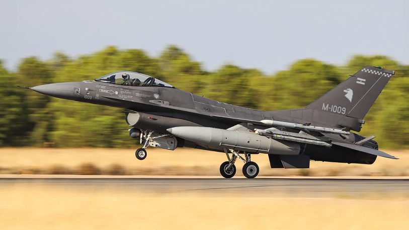 La Fuerza Aérea Argentina presentó el nuevo caza multirol F-16
