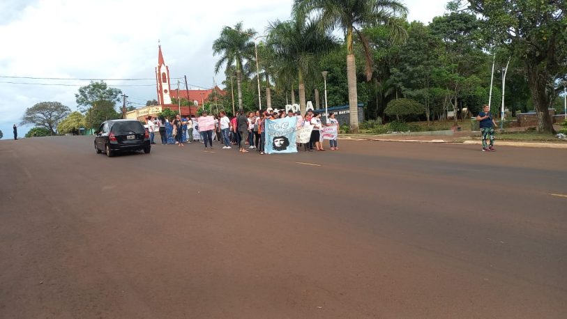 Manifestaciones y piquetes en Posadas y otras localidades