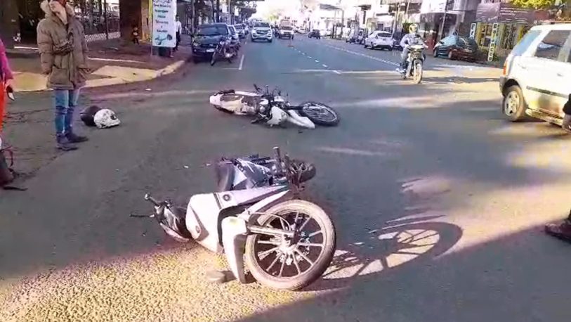 Choque de motos en avenida Uruguay y calle Suecia