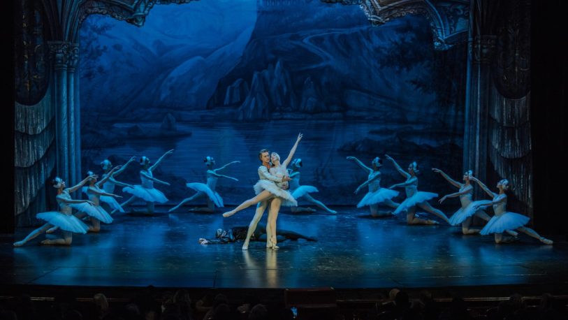 El Ballet de San Petersburgo presenta “El Lago de los Cisnes” en Posadas