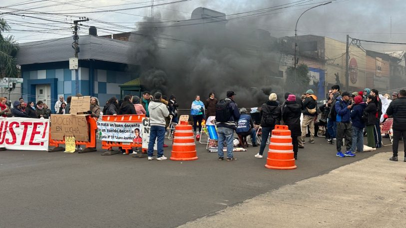 Los docentes se unieron a las manifestaciones en Avenida Uruguay