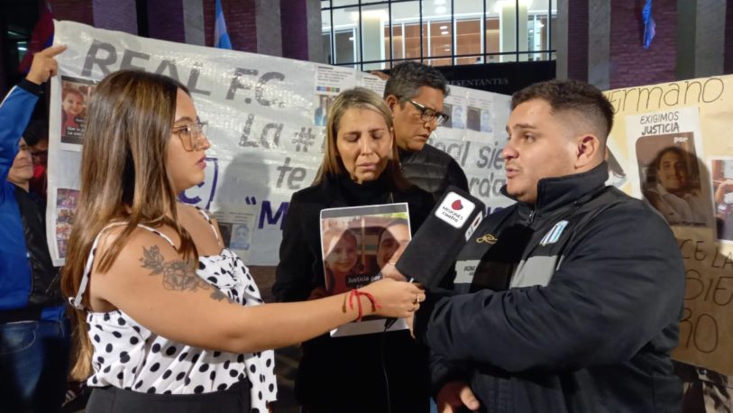 Familiares de “Manteca” Martínez pidieron justicia frente a la Legislatura