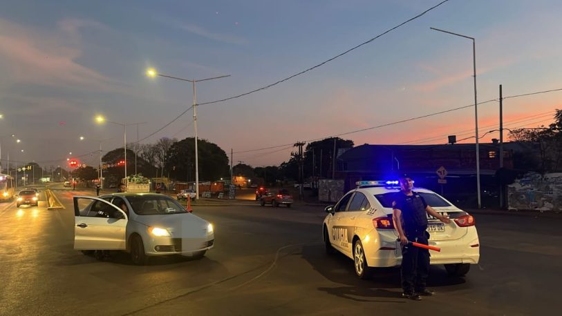Conductor herido en un choque sobre avenida Llamosas